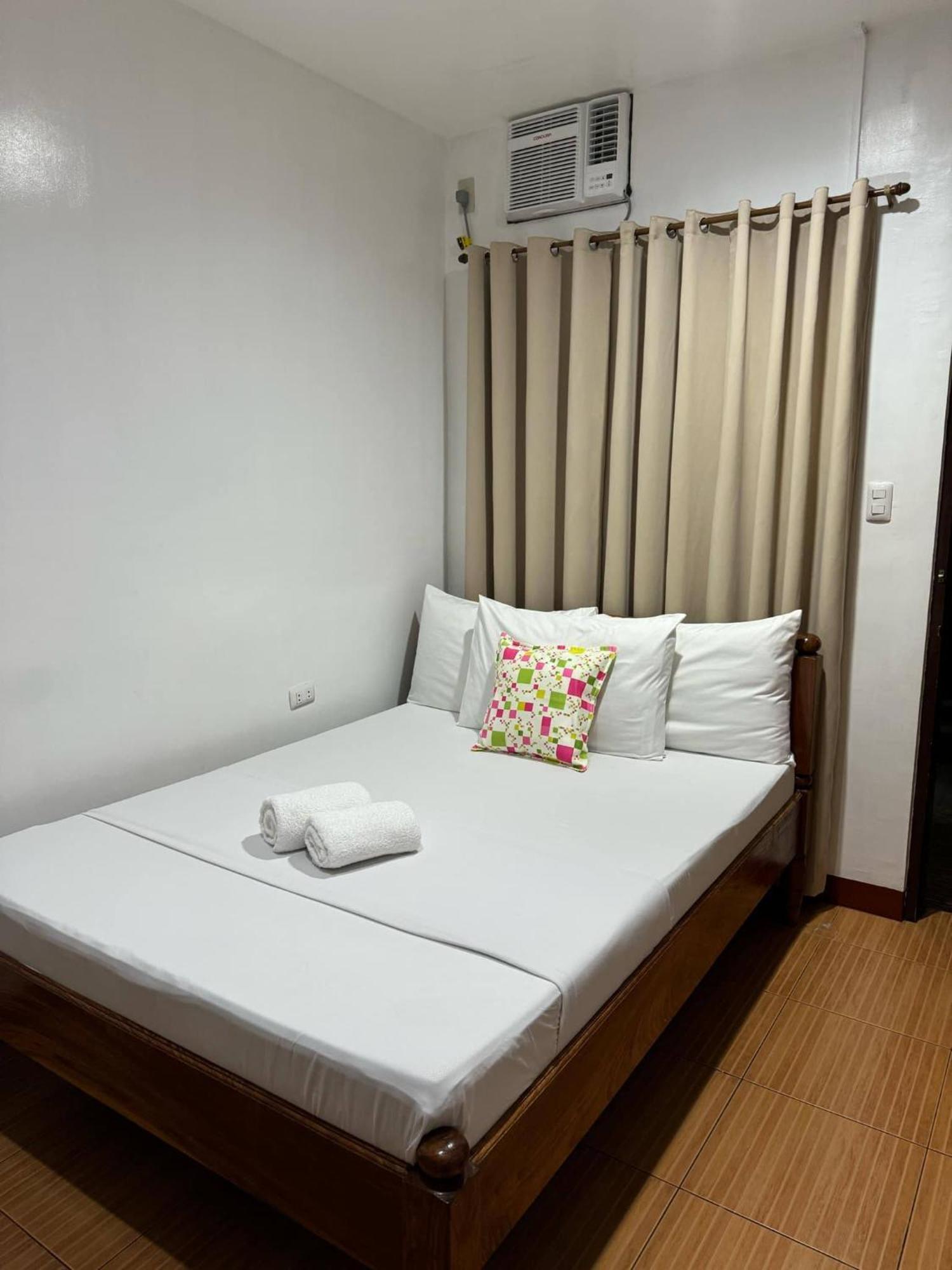 Seascape Lodging House Coron Room photo